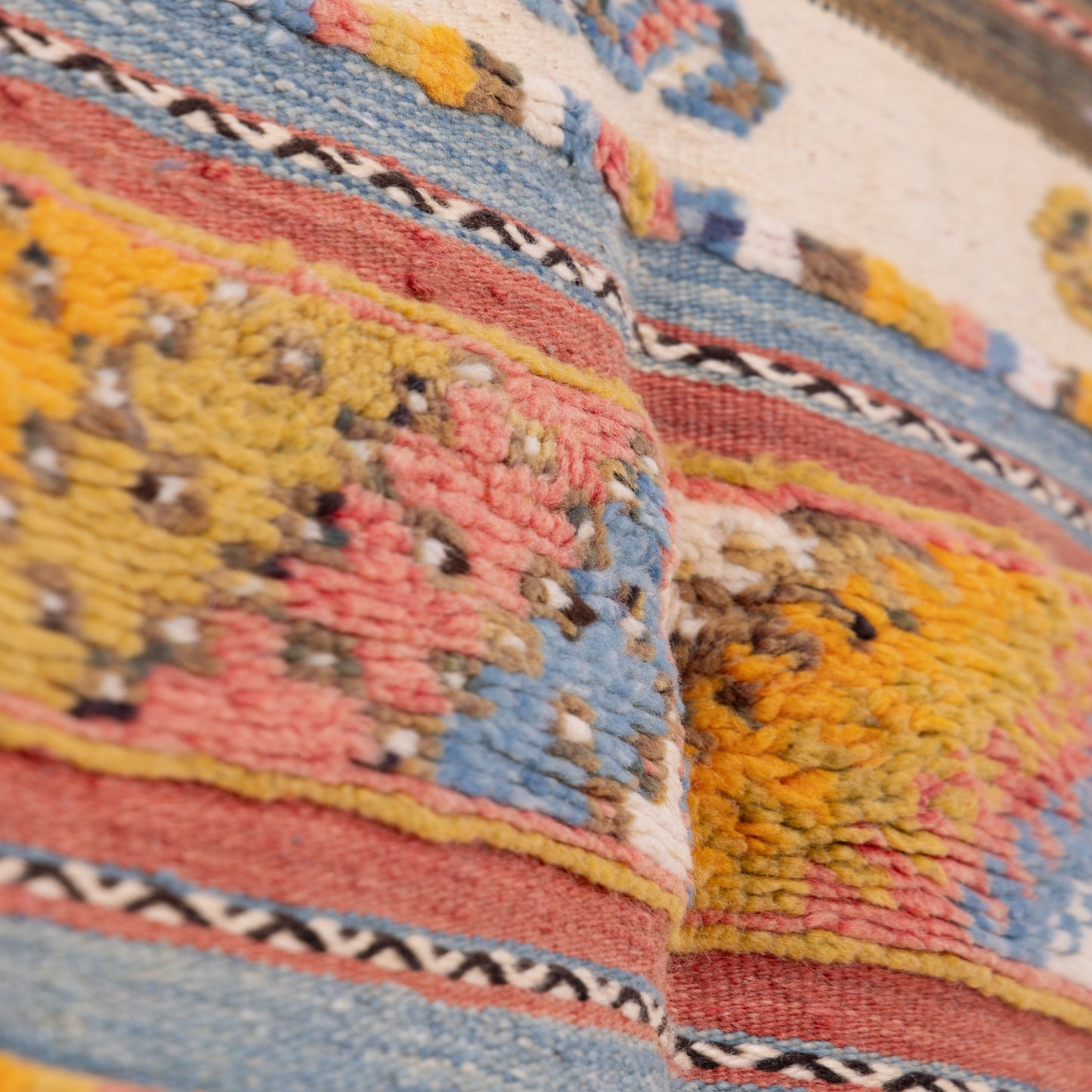 Handwoven Moroccan Akhnif Rug – Bohemian Amazigh Tapestry ; 6,56 ft / 3,44 ft