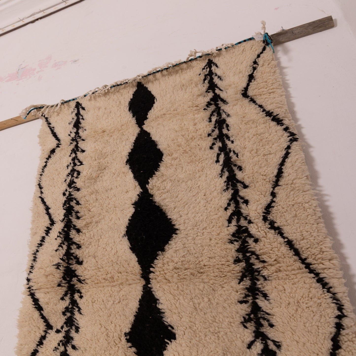 Neutral Azilal Rug - Black Diamond Tribal Design - Handwoven Moroccan Wool & Cotton Small Carpet