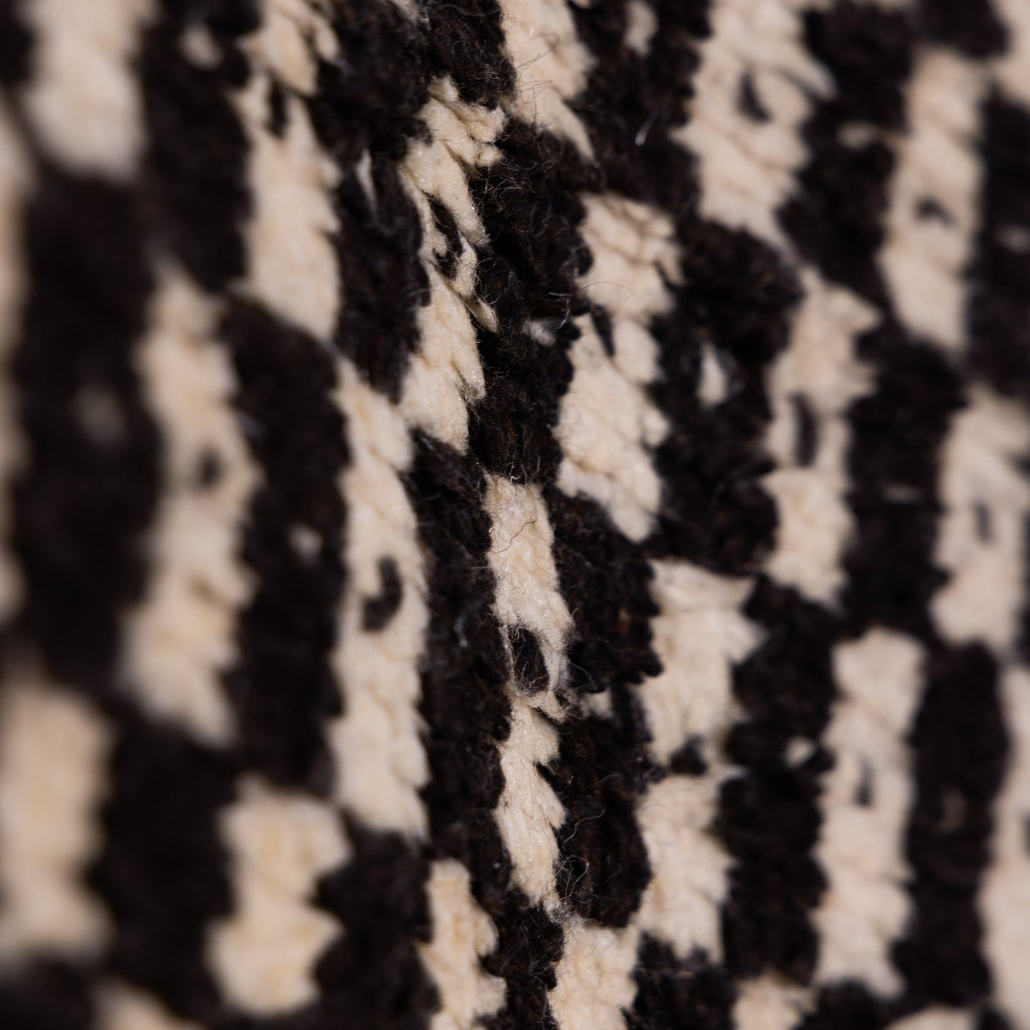 Handwoven Taznakht Moroccan Rug – 100% Wool Black & Beige Checkerboard Carpet – Authentic Berber Craftsmanship – Geometric Minimalist Design ;  8,37 ft  / 5,25 ft