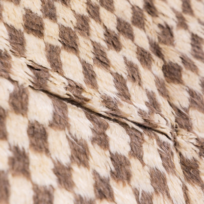 Handwoven Taznakht Moroccan Rug – 100% Wool Brown & Beige Checkerboard Carpet – Authentic Berber Craftsmanship – Geometric Minimalist Design ; 5,09 ft / 3,77 ft