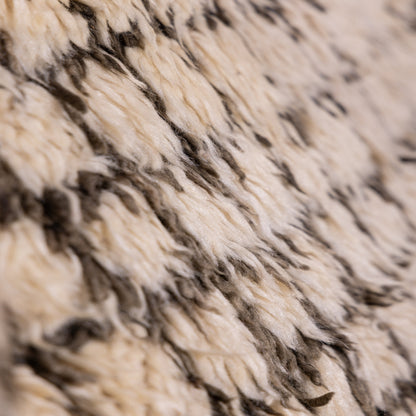 Vintage Moroccan Berber Rug – Handwoven Wool with Classic Diamond Motif ; 10,17 ft /  6,23 ft