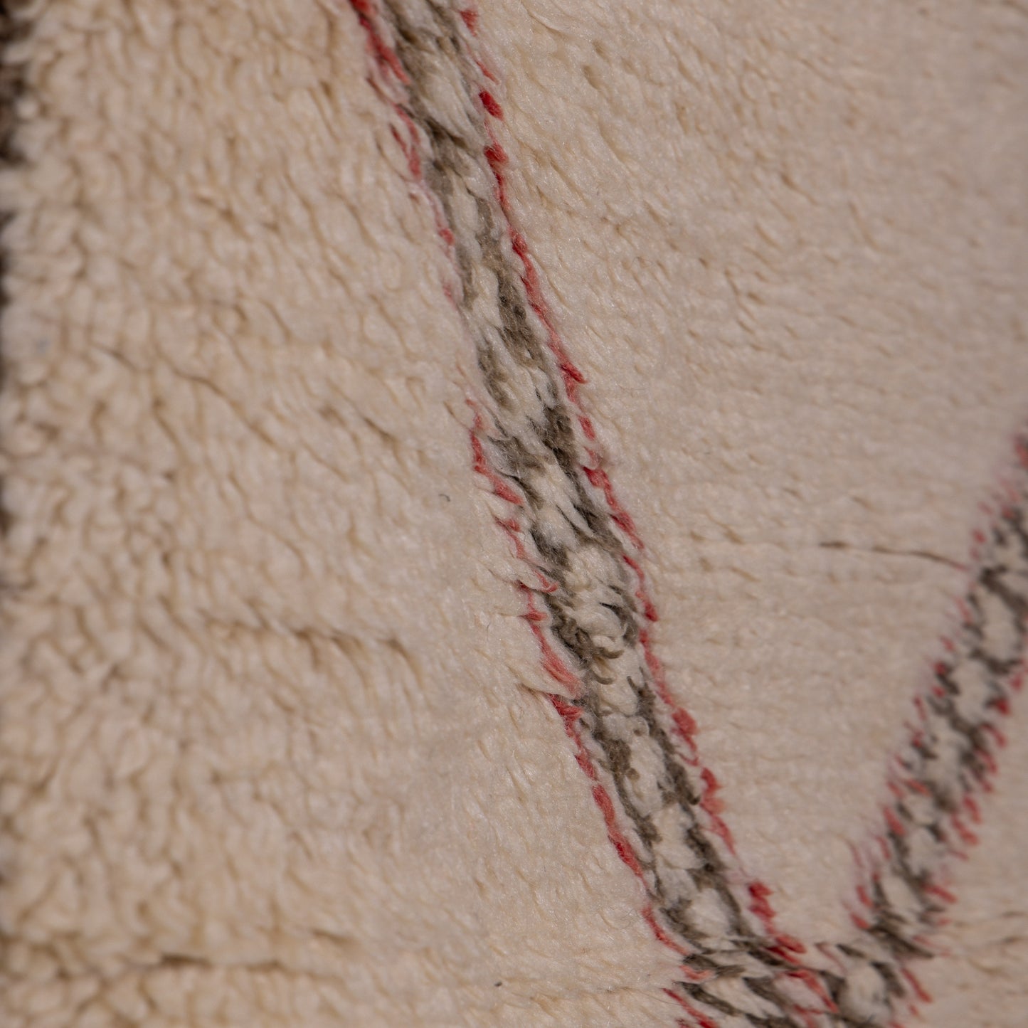 Vintage Moroccan Berber Rug – Handwoven Wool Carpet with Red & Black Tribal Diamonds ; 10,66 ft / 5,91 ft