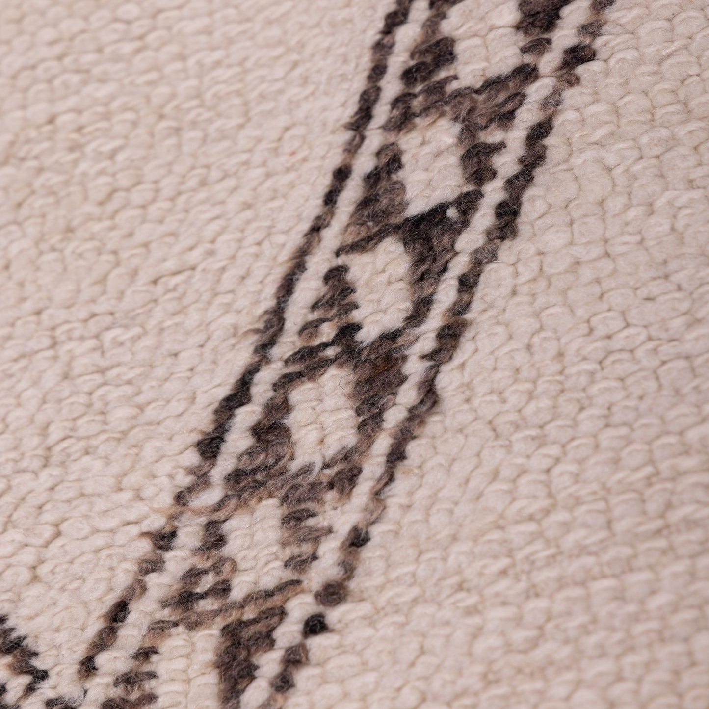 Handmade Moroccan Beni Ourain Rug – Authentic Wool Berber Carpet – Geometric Diamond Design – Minimalist & Boho Home Decor ; 9,19 ft / 5,91 ft