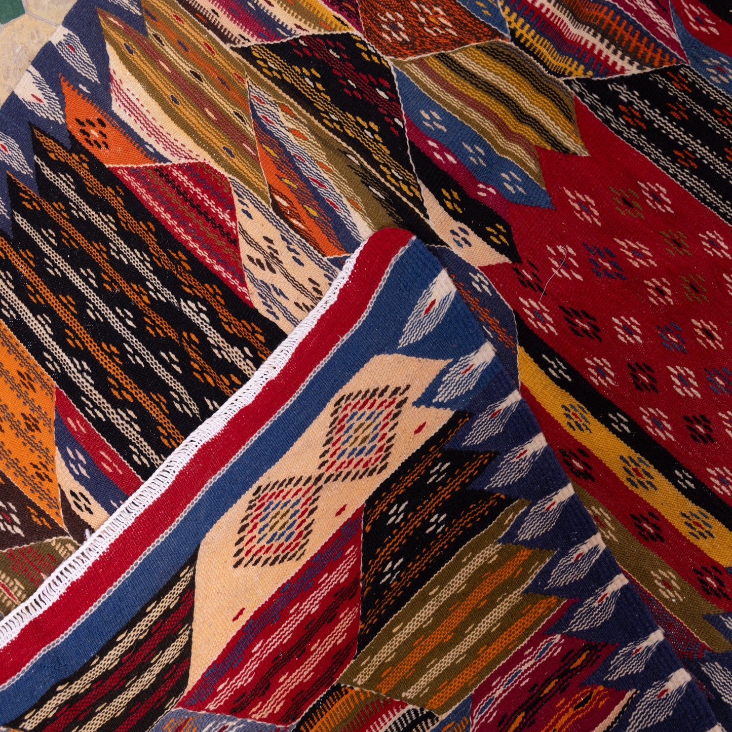 Authentic Moroccan Akhnif Rug – Handwoven Geometric Beauty ; 5,91 ft / 3,28 ft