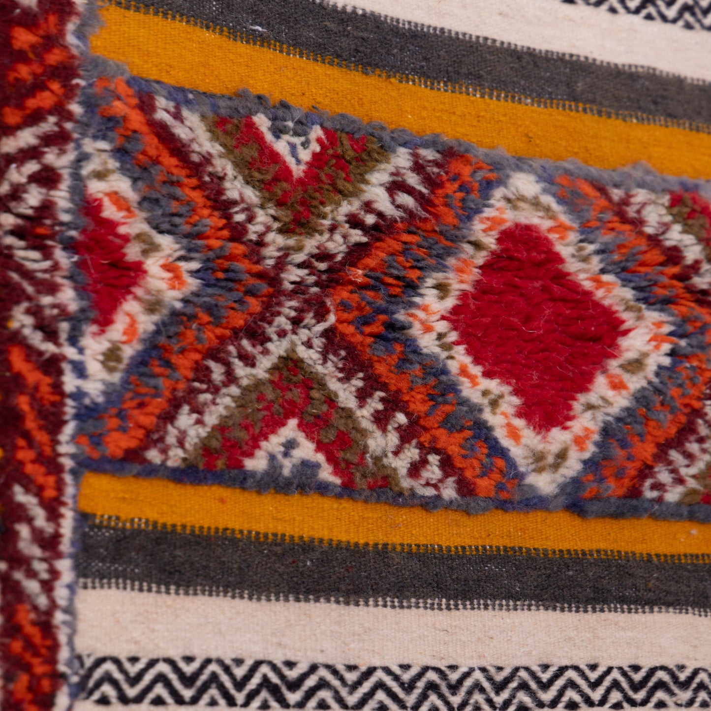 Handwoven Moroccan Akhnif Rug – Berber Wool & Cotton Tapestry ; 3,77 ft / 1,97 ft