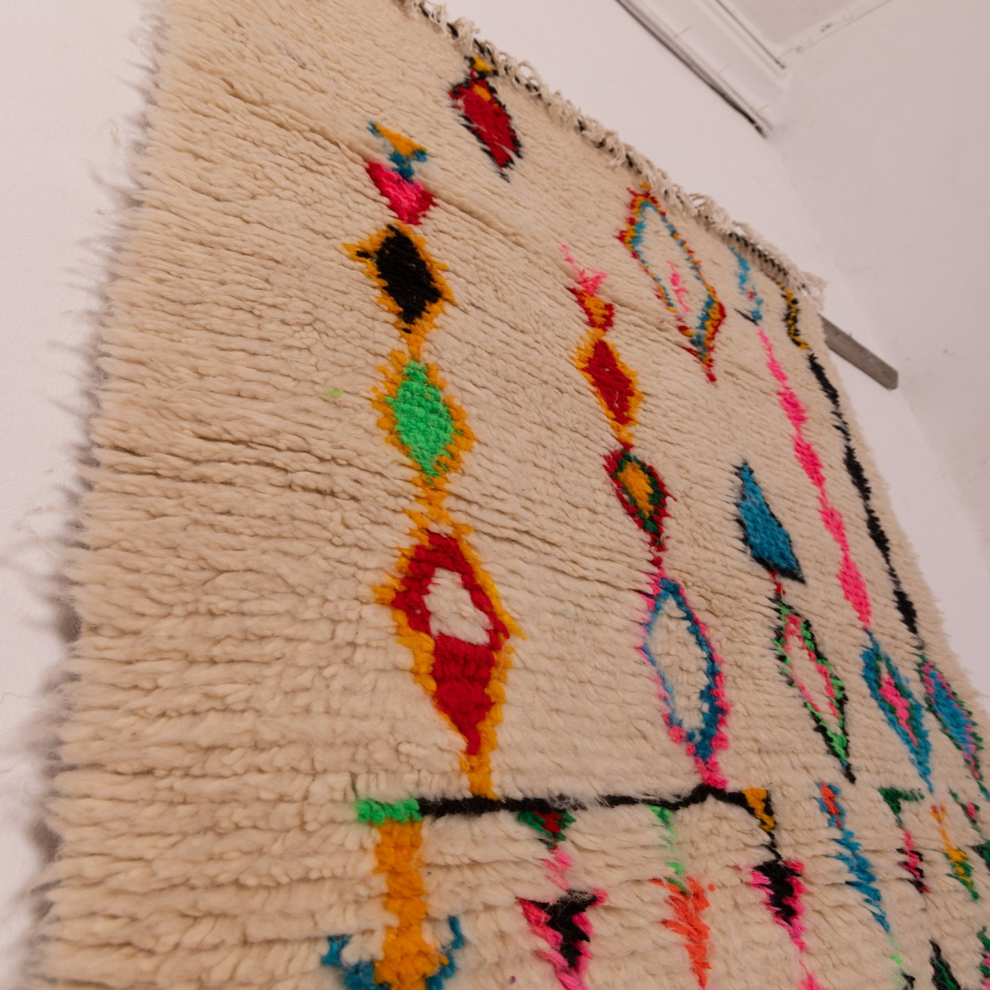 Colorful Azilal Wall Hanging Rug - 80% Wool 20% Cotton - Handmade Moroccan Small Rug - Boho Tribal Diamond Design