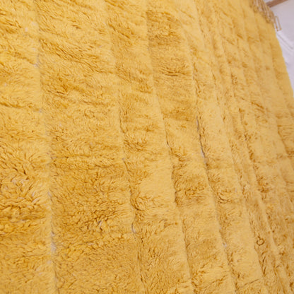 Handwoven Moroccan Mrirt Rug – Soft Yellow Berber Carpet with Subtle Grid Pattern