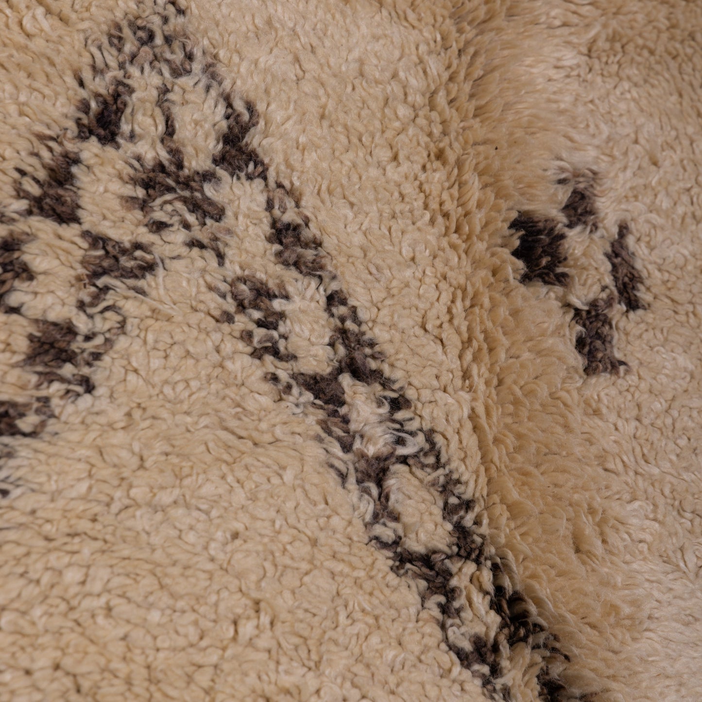 Vintage Beni Ourain Moroccan Rug | Handwoven Wool Berber Carpet with Geometric Diamonds ; 11,65 ft / 7,05 ft