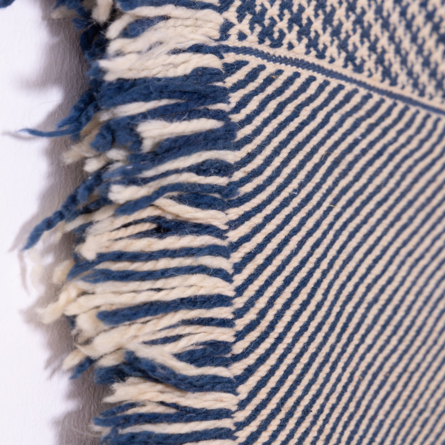 Handwoven Moroccan Akhnif Rug – Modern Berber Geometric Wool Weave ; 5,41 ft / 3,77 ft