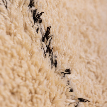 Vintage Moroccan Beni Ourain Rug – Handwoven Wool with Diamond Pattern ;  9,35 ft / 6,23 ft