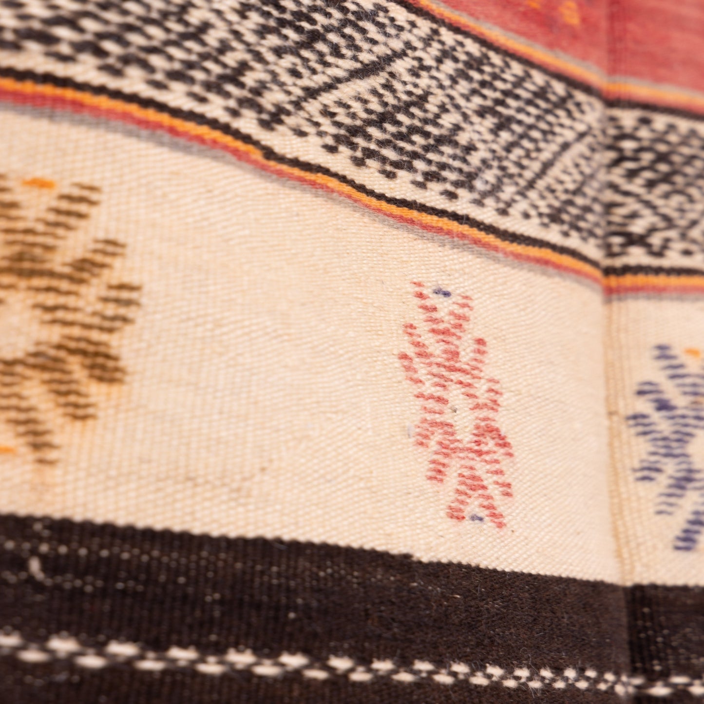 Handwoven Moroccan Akhnif Rug – Authentic Berber Wool Carpet ; 4,76 ft / 3,28 ft