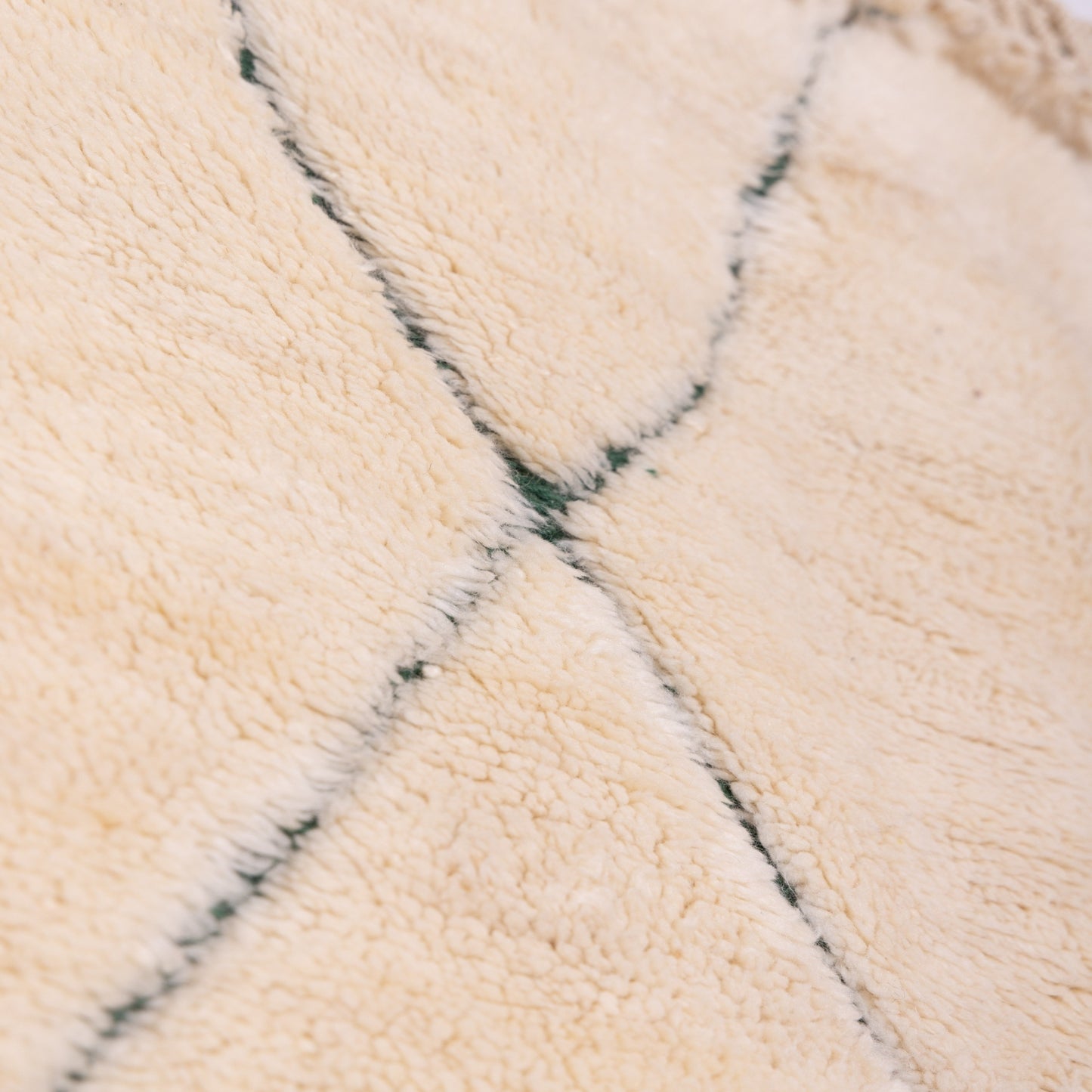 Handwoven Moroccan Beni Ourain Wool Rug – Cream with Geometric Green Diamond Pattern