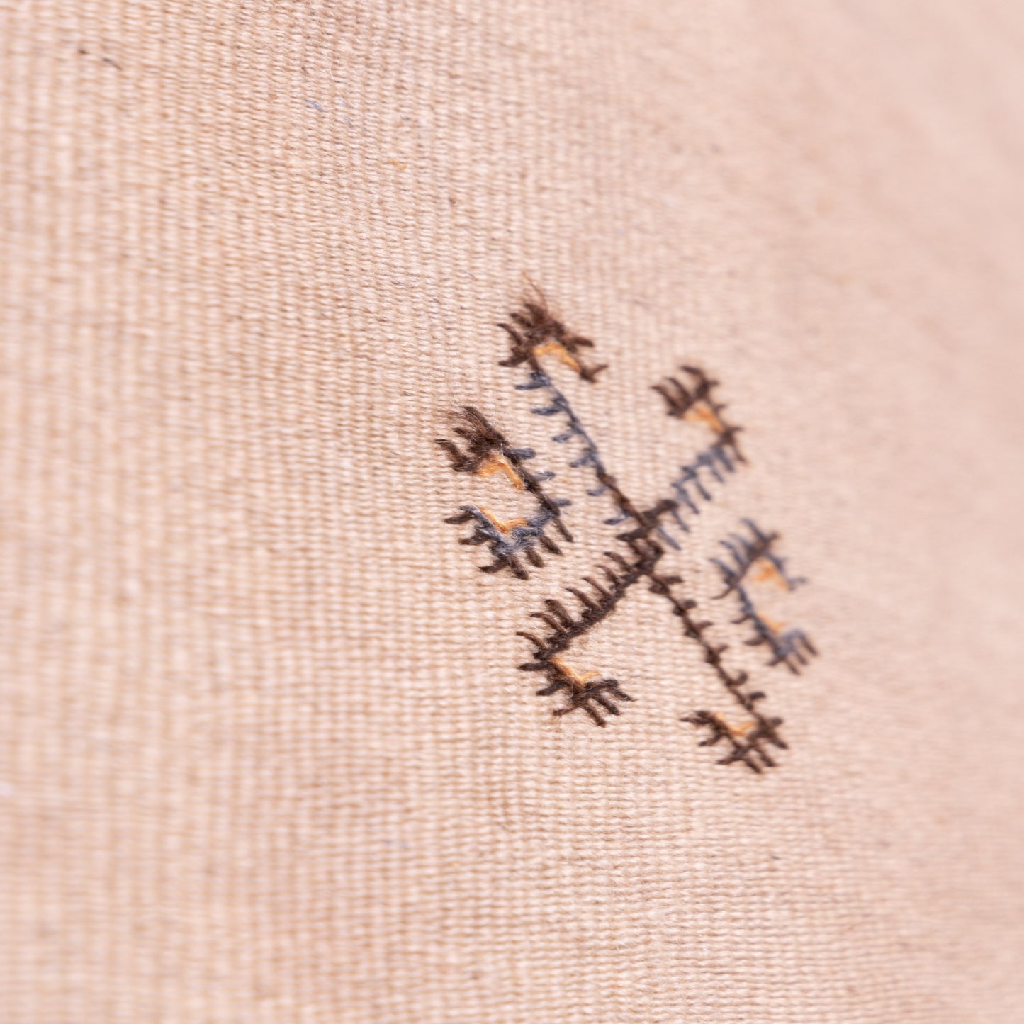 Handwoven Moroccan Akhnif Rug – Elegant Wool & Cotton Berber Carpet ; 9,84 ft / 9,84 ft