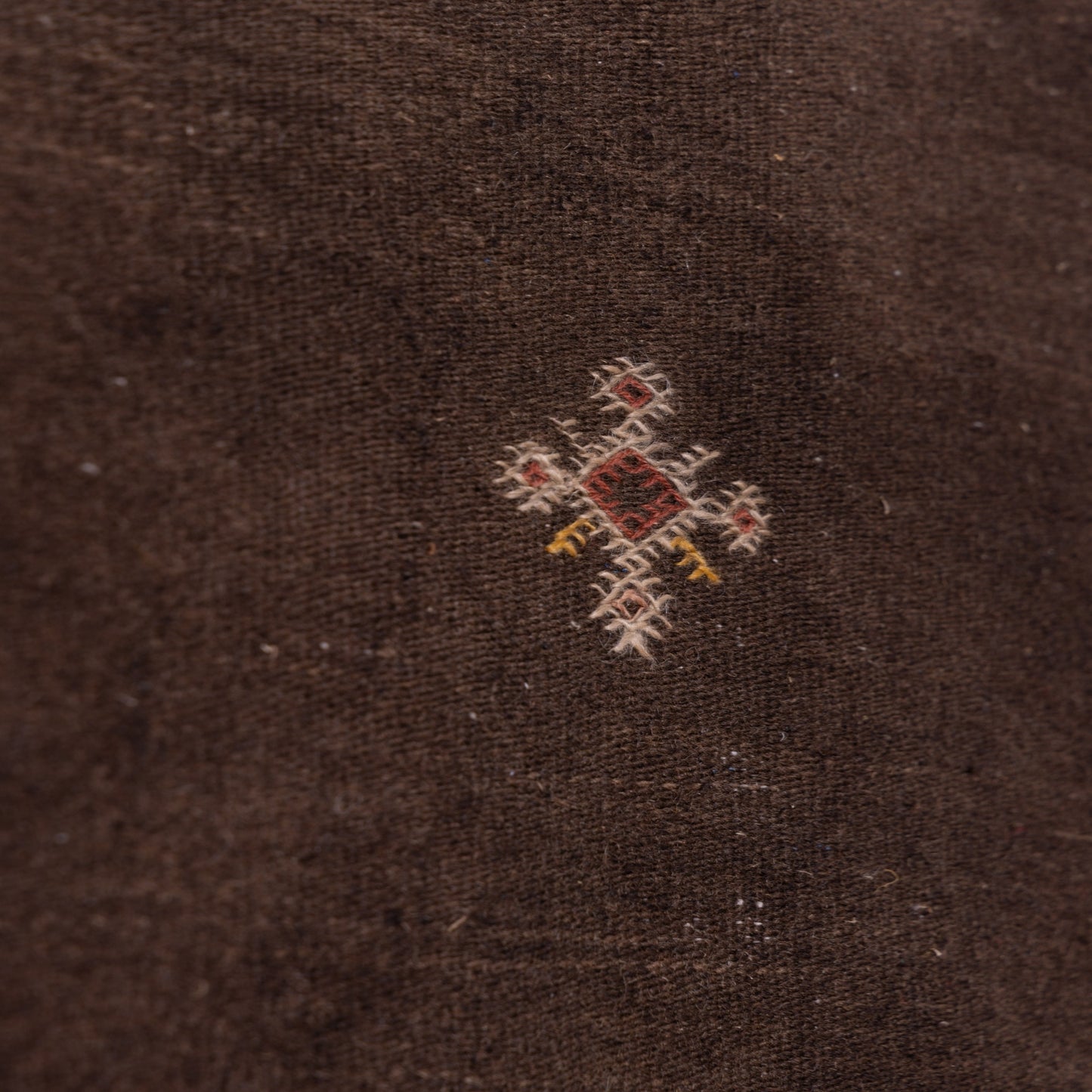 Handwoven Moroccan Akhnif Rug – Deep Ebony Berber Wool Carpet ; 9,84 ft / 6,40 ft