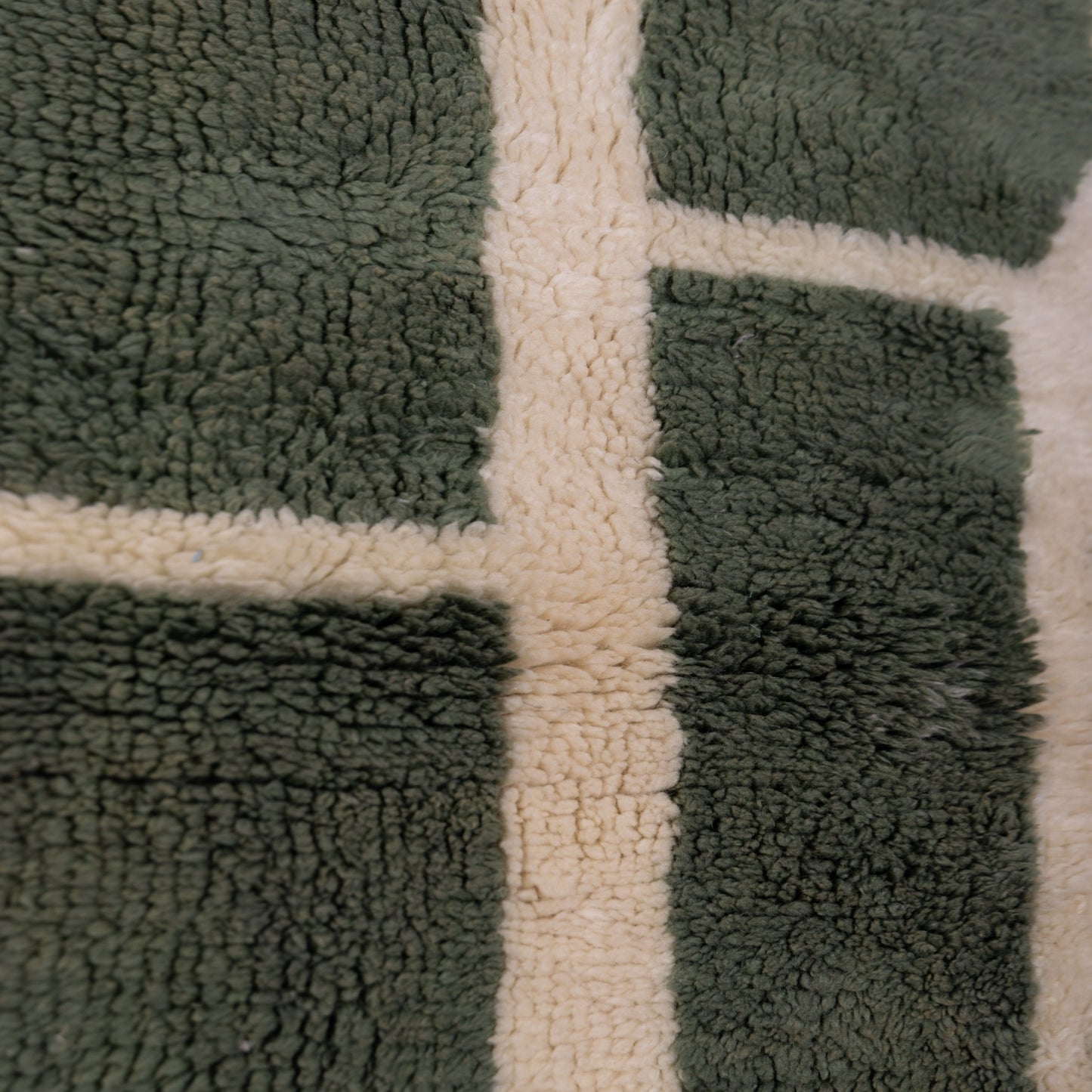 Handmade Mrirt Rug – 100% Wool Moroccan Berber Carpet – Green & Cream Abstract Geometric Wool Rug – Luxury Boho & Modern Home Decor