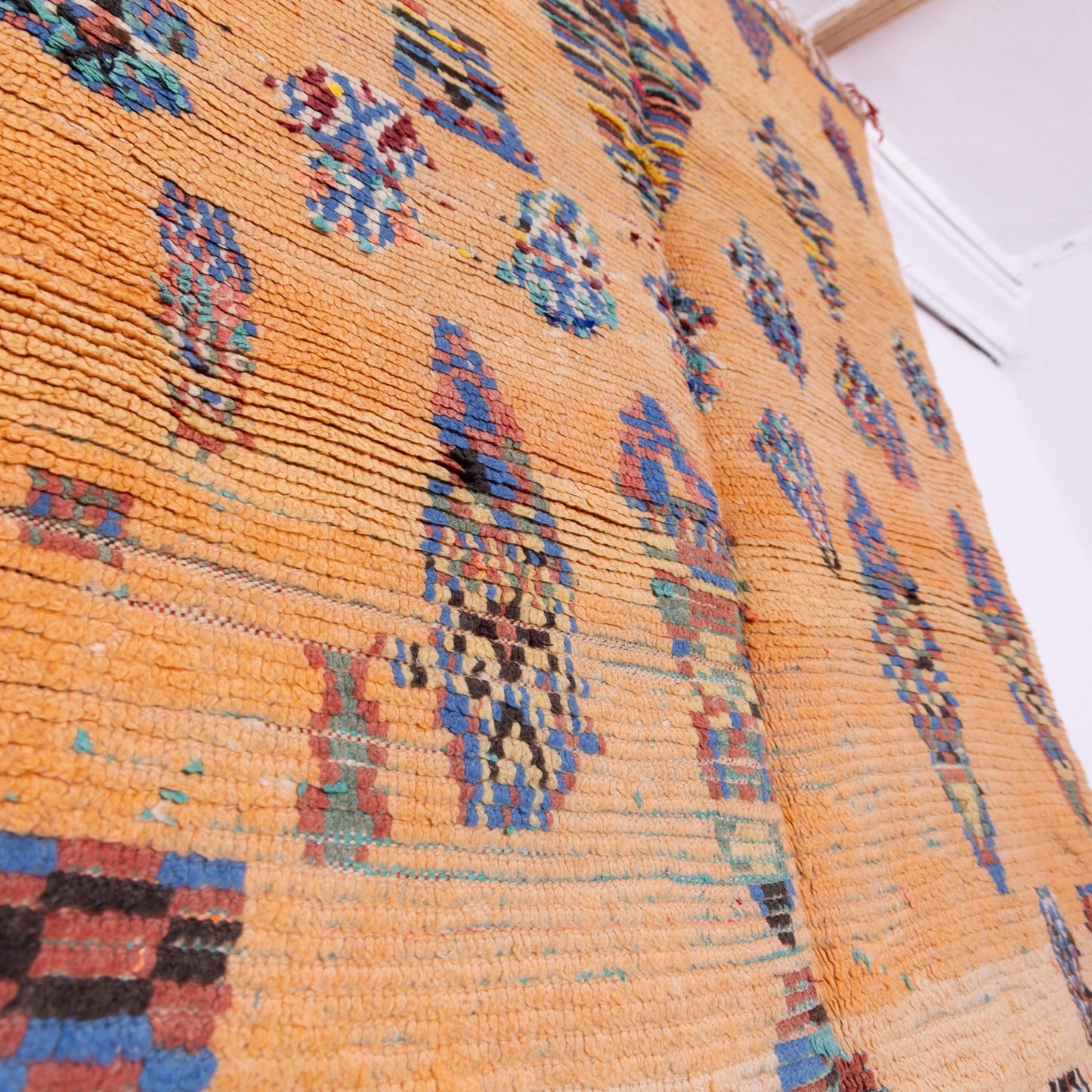 Vintage Moroccan Rehamna Rug - Abstract Berber Artistry in Warm Tones ; 9,02 ft / 4,43 ft