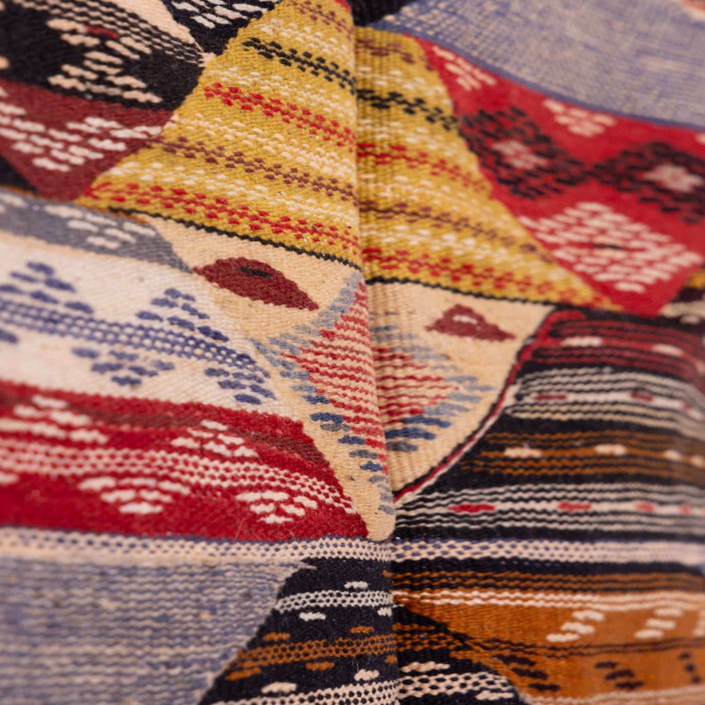 Handwoven Moroccan Akhnif Rug – A Unique Berber Masterpiece ; 6,56 ft / 3,28 ft