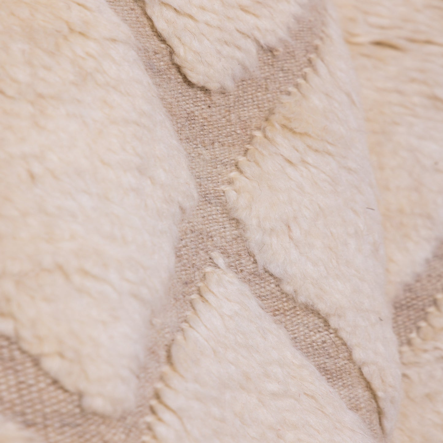 Handwoven Taznakht Moroccan Rug – Cream & Beige Wool Berber Carpet – 70% Wool, 30% Cotton – Minimalist Tribal Design ; 6,89 ft / 3,77 ft