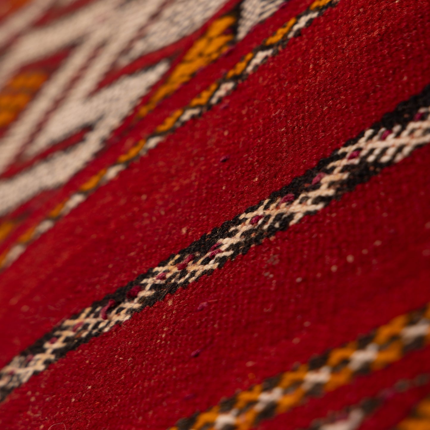 Vintage Moroccan Kilim Rug | Handwoven Berber Wool Carpet | Red Tribal Flatweave ; 8,69 ft / 5,58 ft