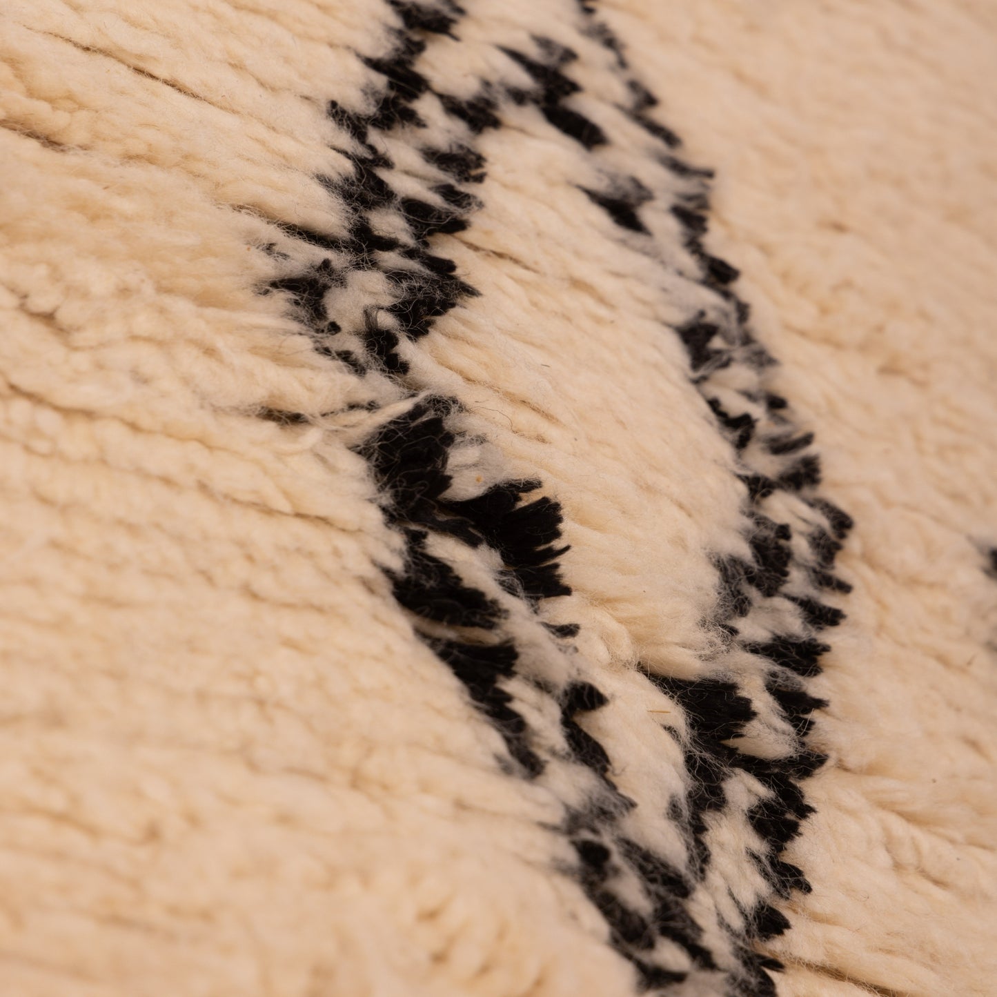 Monochrome Azilal Rug - Handwoven Moroccan Wool Carpet - Diamond Tribal Berber Design - Minimalist Black & Cream Decor