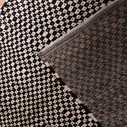 Handwoven Taznakht Moroccan Rug – Black & Beige Checkerboard Wool Blend Carpet – 70% Wool, 30% Cotton – Authentic Berber Rug for Modern & Boho Homes ; 8,53 ft  / 5,41 ft
