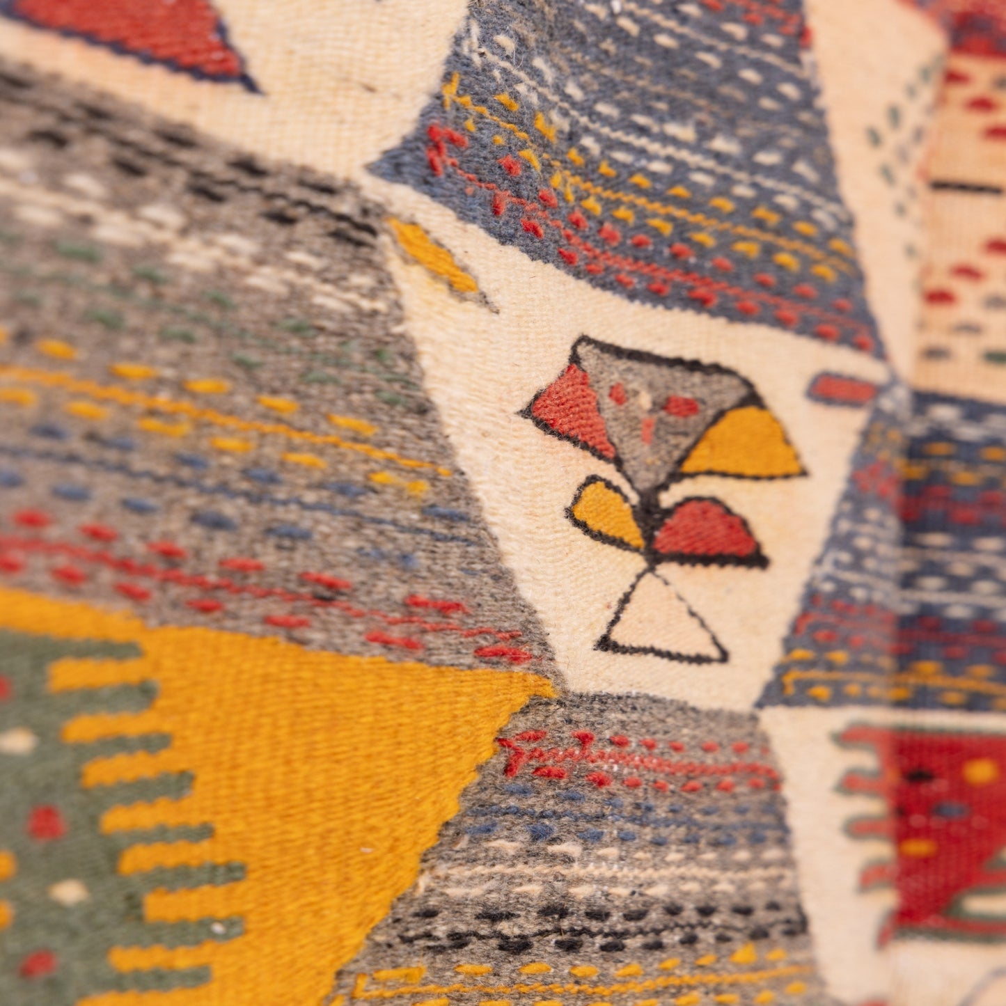 Vintage Moroccan Akhnif Rug – Handmade Berber Wool Carpet 4,76 ft / 3,28 ft