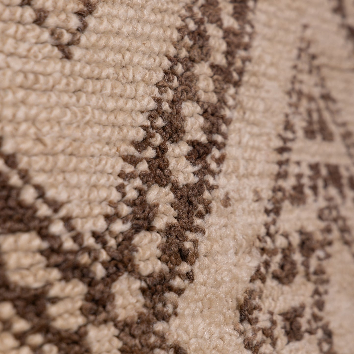 Vintage Moroccan Berber Rug – Handwoven Wool Carpet with Geometric Diamond Tribal Motifs ; 10,17 ft / 5,91 ft