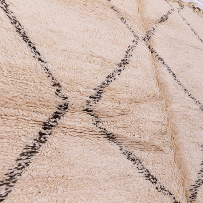 Vintage Beni Ourain Moroccan Rug | Handwoven Wool Berber Carpet | Timeless Diamond Motif ; 9,84 ft / 6,23 ft