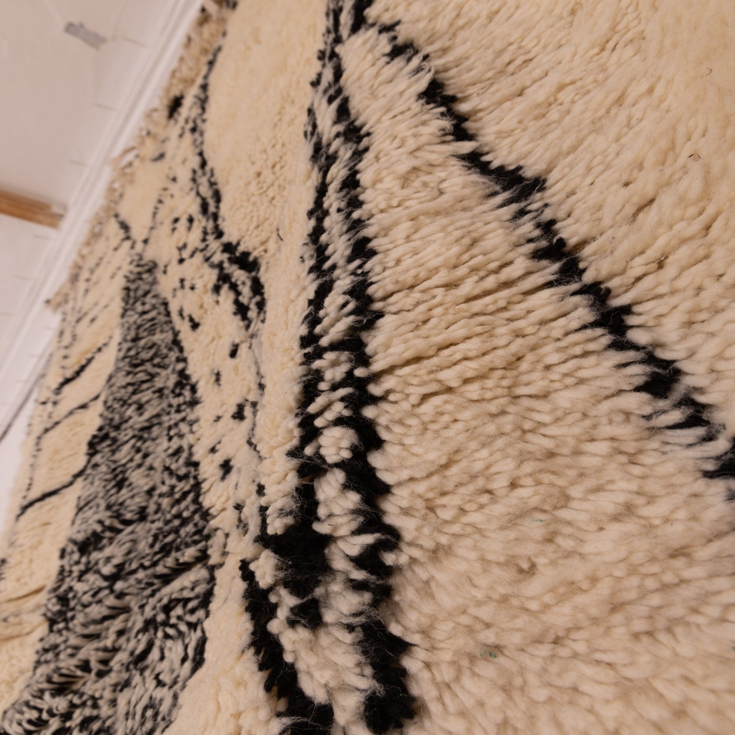 Modern Black & White Azilal Rug - Abstract Tribal Art - Handmade Moroccan Wool & Cotton - Minimalist Berber Decor