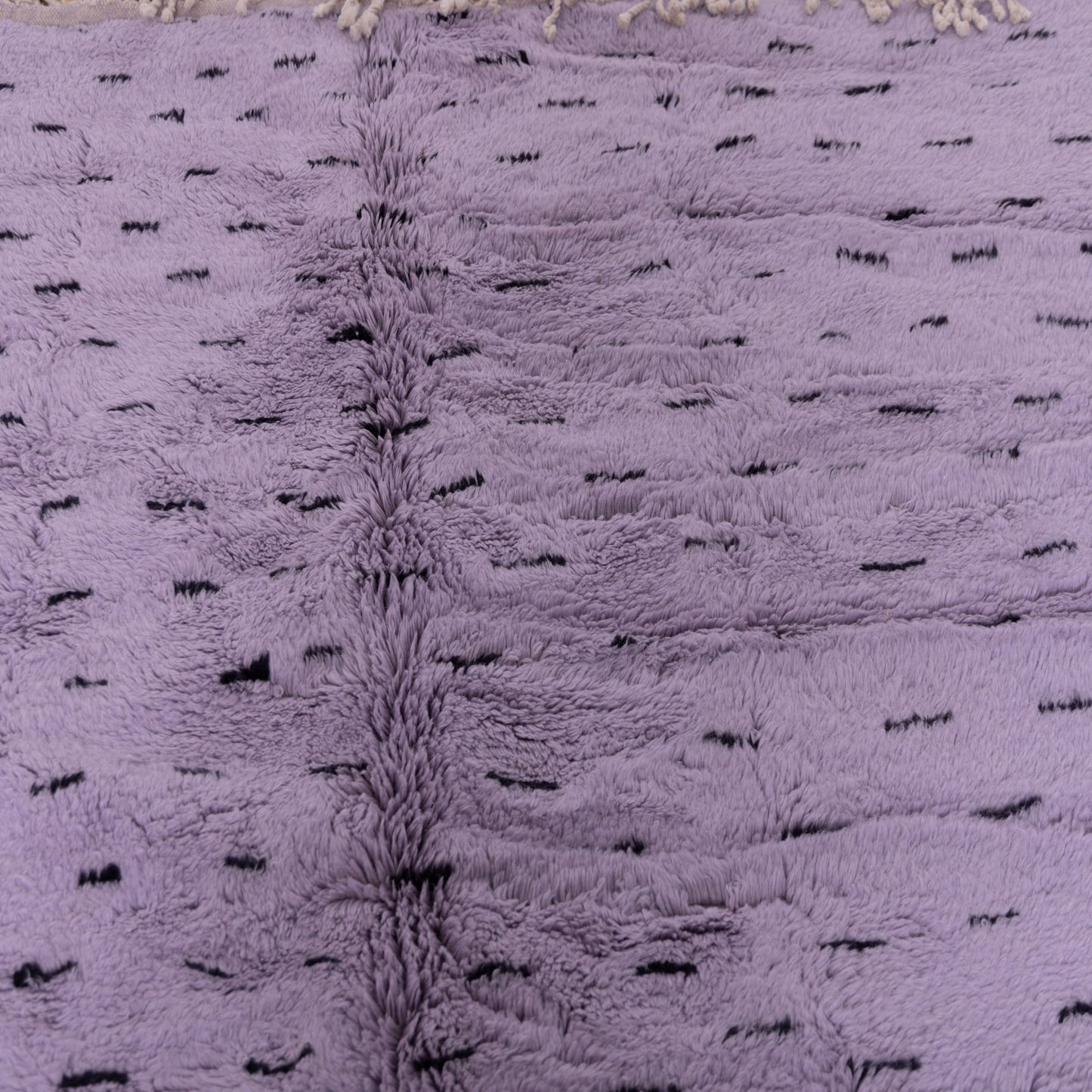 Handwoven Moroccan Mrirt Rug – Soft Purple Wool Berber Carpet with Black Pattern Accents ; 9,51 ft / 7,71 ft