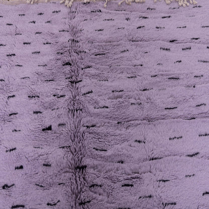 Handwoven Moroccan Mrirt Rug – Soft Purple Wool Berber Carpet with Black Pattern Accents ; 9,51 ft / 7,71 ft