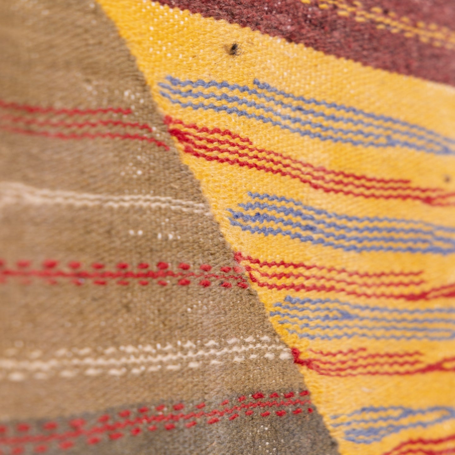 Authentic Moroccan Akhnif Rug – Geometric Tribal Masterpiece ; 4,10 ft / 3,44 ft