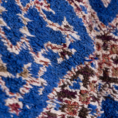 Vintage Moroccan Berber Rug – Handwoven Wool from Moyen Atlas – Geometric Diamond Pattern in Majorelle Blue – Authentic Beni Mguild Carpet