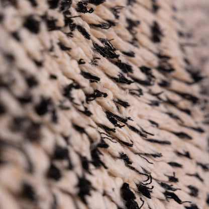 Desert Haze” – Minimalist Beni Ourain Rug with Micro-Dot Motif