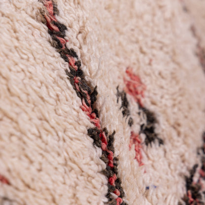 Vintage Moroccan Berber Rug – Handwoven Wool with Subtle Floral Accents ; 10,33 ft / 5,74 ft