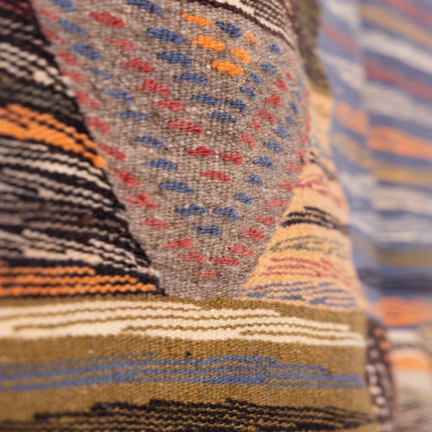 Handwoven Moroccan Akhnif Rug – Authentic Berber Wool Carpet ; 4,76 ft / 3,77 ft