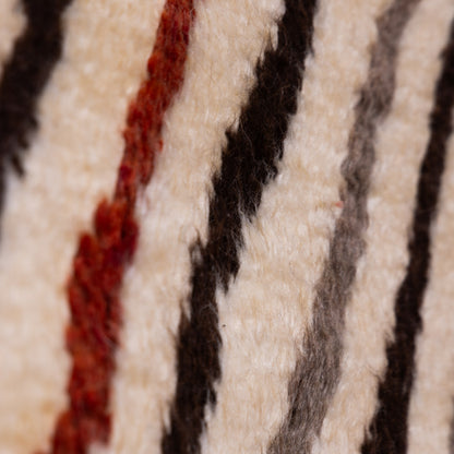 Handwoven Taznakht Moroccan Rug – 100% Wool Beige, Black & Red Striped Carpet – Authentic Berber Artisan Weaving – Bold Geometric Design ; 8,86 ft / 5,25 ft