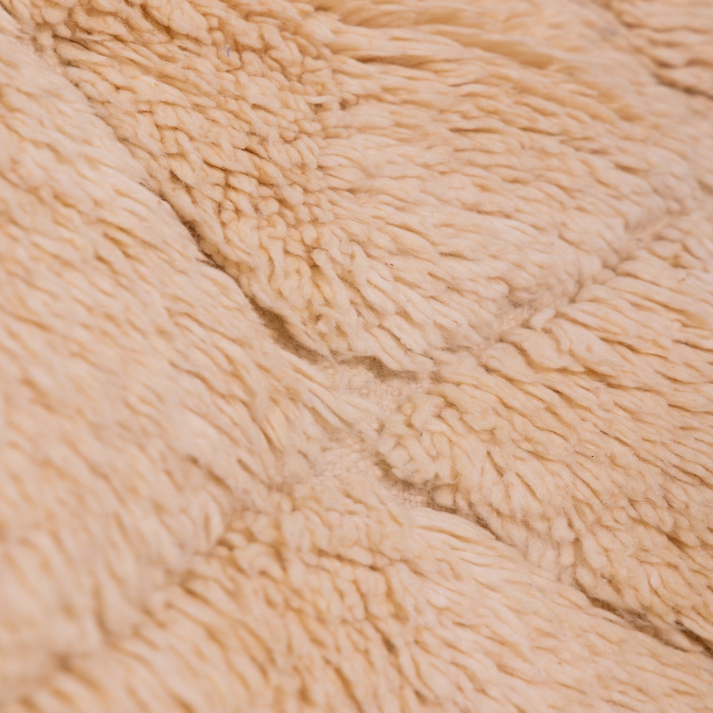 Handwoven Taznakht Moroccan Rug – 100% Wool Beige Diamond Pattern Carpet – Luxurious Plush Berber Rug – Soft Minimalist Design ;  4,27 ft / 3,12 ft