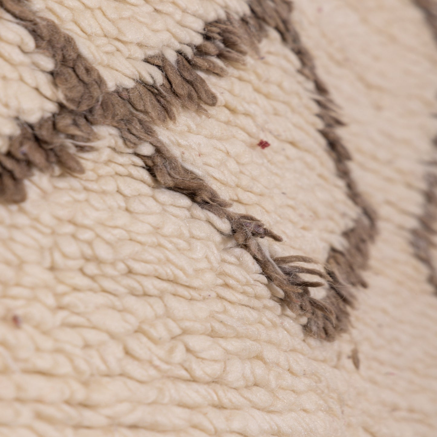 Authentic Moroccan Beni Ourain Rug – Handwoven Wool Berber Carpet – Unique Diamond Motif ; 7,22 ft / 6,40 ft