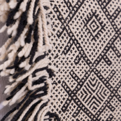 Handwoven Moroccan Akhnif Rug – Black & Ivory Berber Wool Rug ; 5,91 ft / 3,44 ft