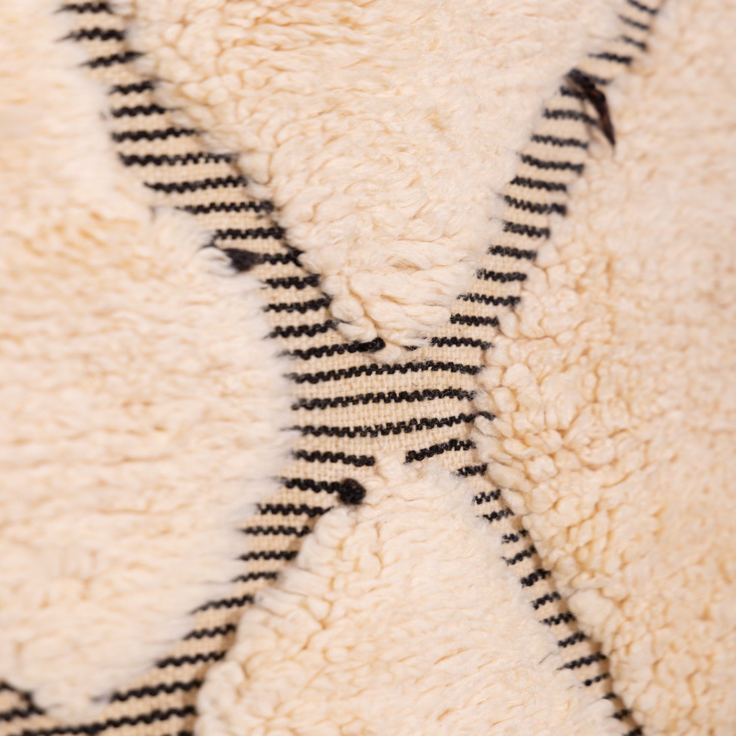 Handmade Moroccan Mrirt Rug – 100% Wool Berber Carpet – Beige & Black Geometric Design – Soft & Luxurious Boho Area Rug