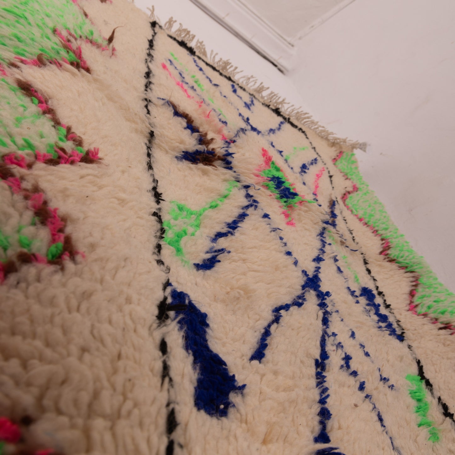 Small Moroccan Azilal Rug - Handwoven Boho Wool Runner - 80% Wool 20% Cotton - Green Border Tribal Carpet