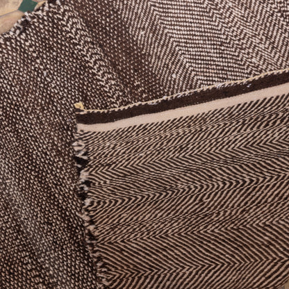 Handwoven Moroccan Akhnif Rug – Elegant Black & Ivory Berber Wool Weave ; 4,92 ft / 3,61 ft