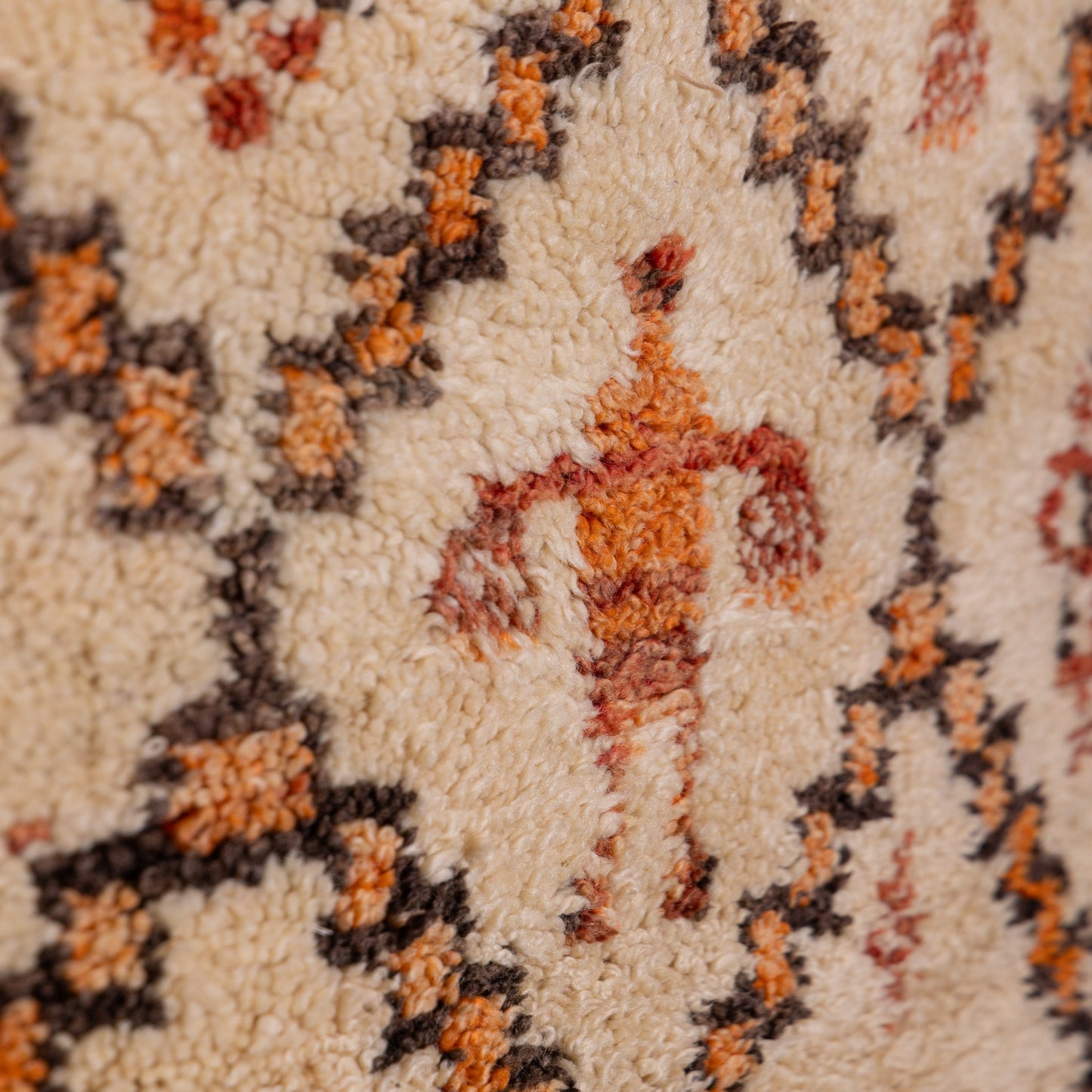 Vintage Moroccan Berber Rug – Handwoven Wool Carpet with Tribal Motifs ;  10,99 ft / 6,23 ft