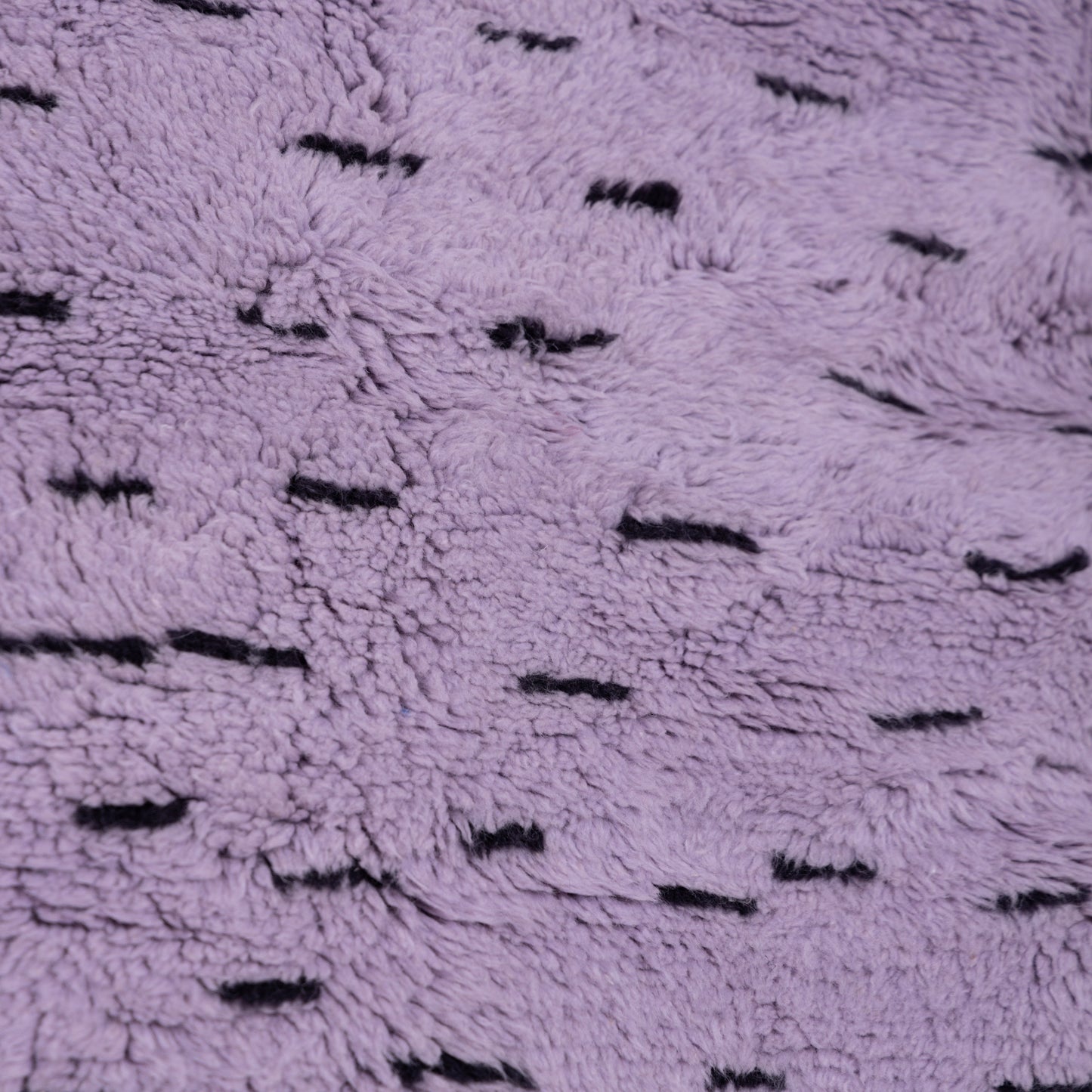 Handwoven Moroccan Mrirt Rug – Soft Purple Wool Berber Carpet with Black Pattern Accents ; 9,51 ft / 7,71 ft