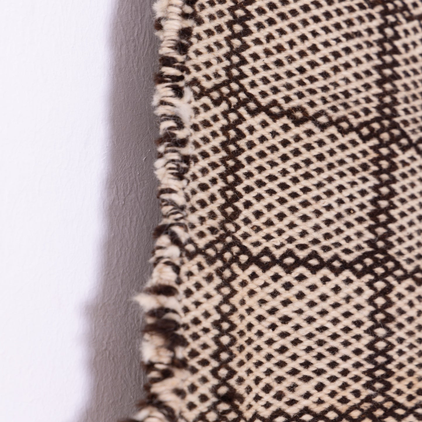 Handwoven Moroccan Akhnif Rug – Minimalist Black & Ivory Berber Wool Rug ; 6,23 ft /  3,12 ft