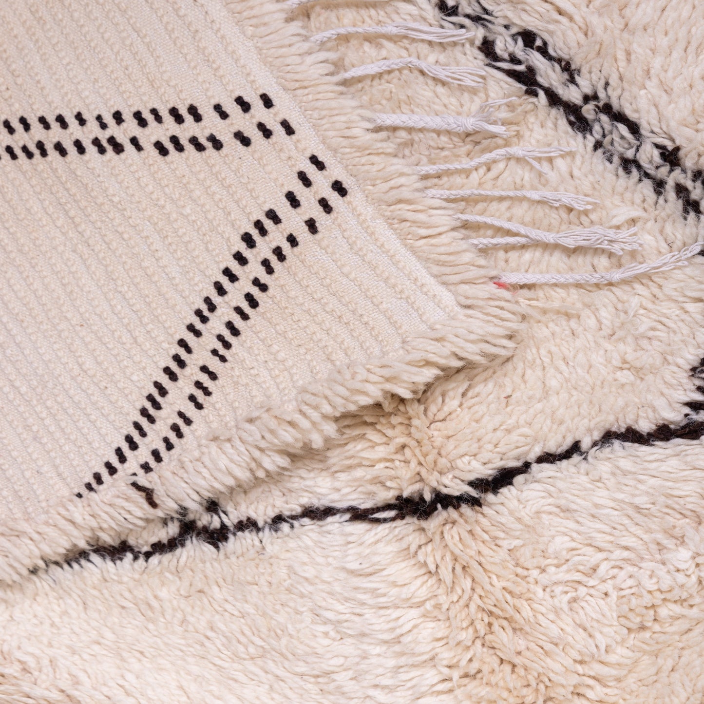 Handwoven Moroccan Beni Ourain Rug – Unique Tribal & Diamond Design – Authentic Wool Berber Carpet – Bohemian & Ethnic Home Decor ;  9,35 ft / 6,23 ft