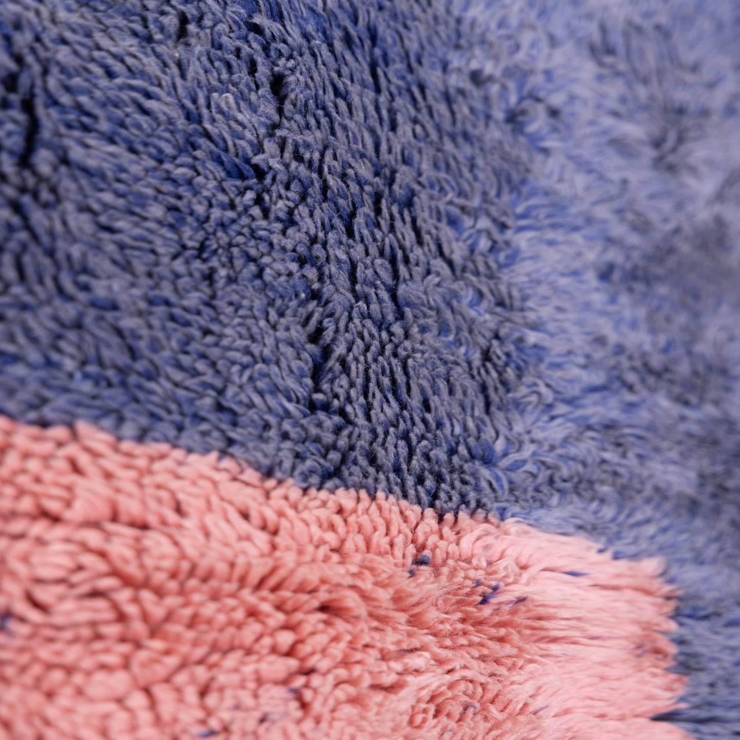 Handmade Mrirt Rug – 100% Wool Moroccan Berber Carpet – Blue & Pink Abstract Wool Rug – Modern Bohemian & Contemporary Home Decor