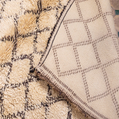 Vintage Beni Ourain Rug | Handwoven Moroccan Wool Carpet | Timeless Berber Geometric Design ; 9,51 ft / 6,23 ft