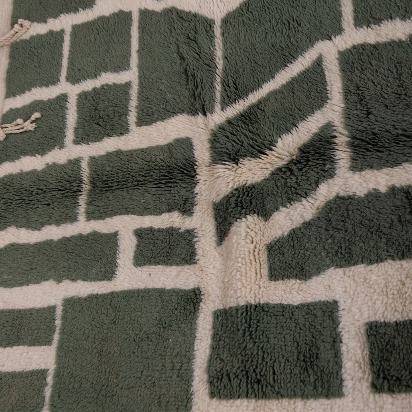 Handmade Mrirt Rug – 100% Wool Moroccan Berber Carpet – Green & Cream Abstract Geometric Wool Rug – Luxury Boho & Modern Home Decor